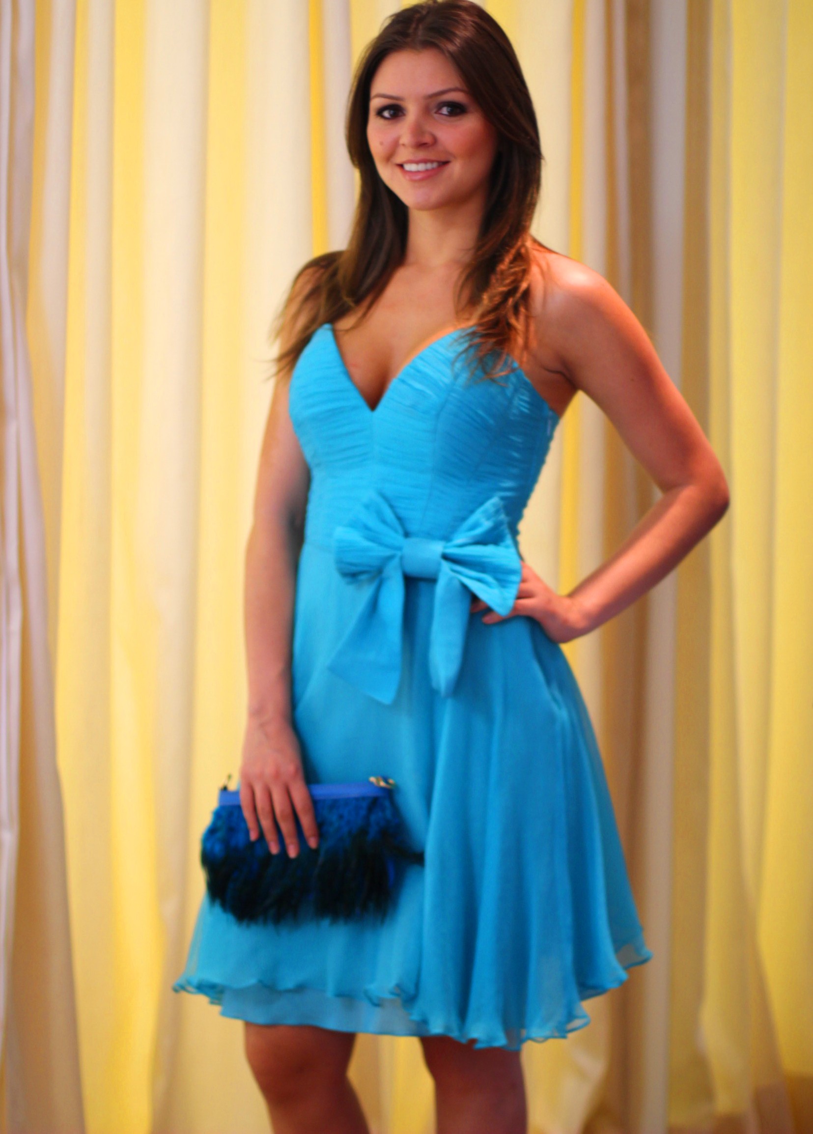 vestido curto azul tiffany